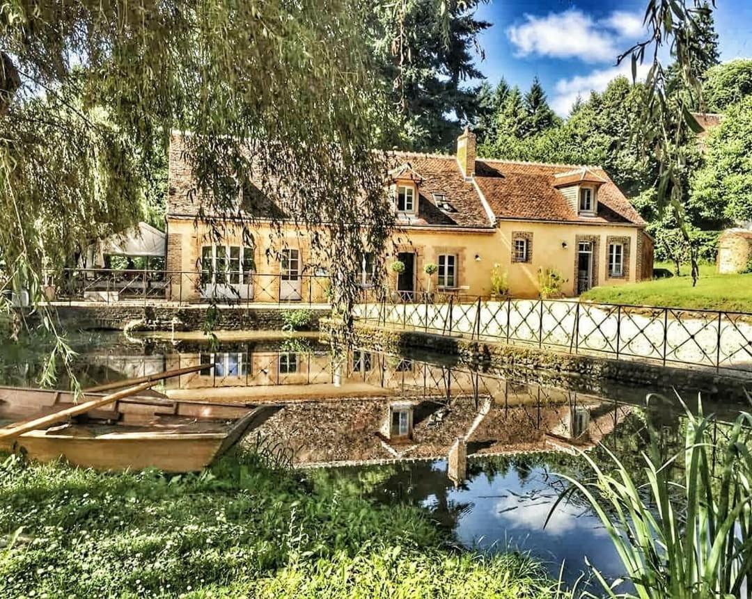 Le Moulin De Corneil Bed & Breakfast Mézilles Dış mekan fotoğraf