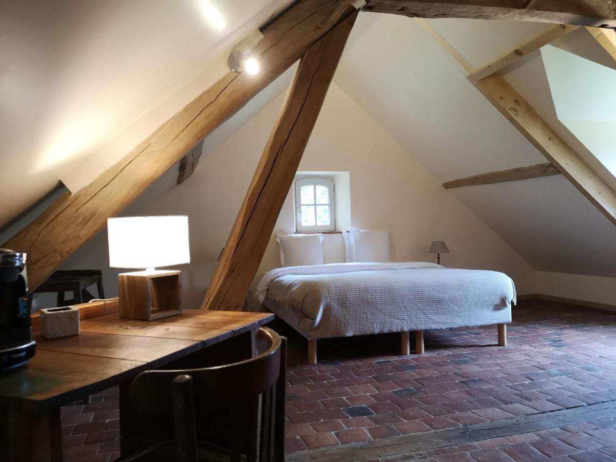 Le Moulin De Corneil Bed & Breakfast Mézilles Dış mekan fotoğraf