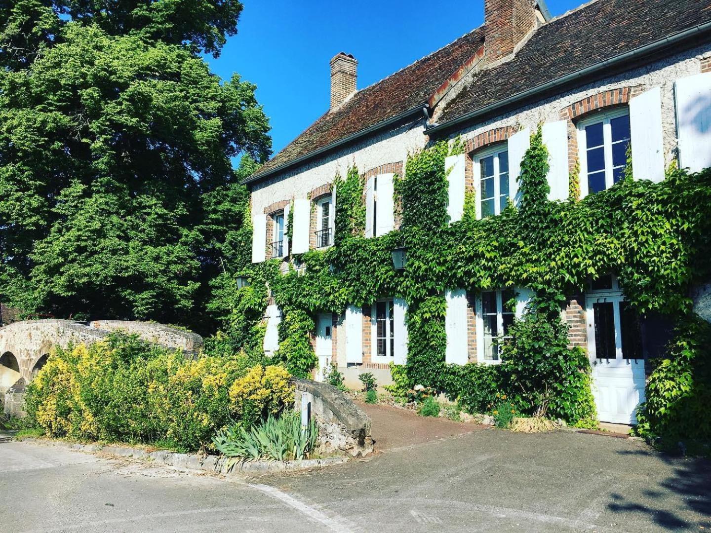 Le Moulin De Corneil Bed & Breakfast Mézilles Dış mekan fotoğraf