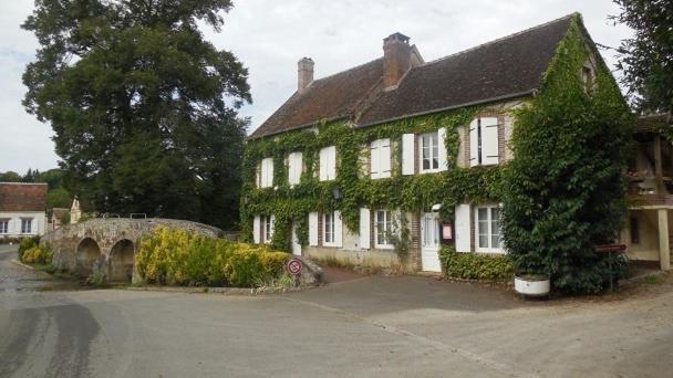 Le Moulin De Corneil Bed & Breakfast Mézilles Dış mekan fotoğraf